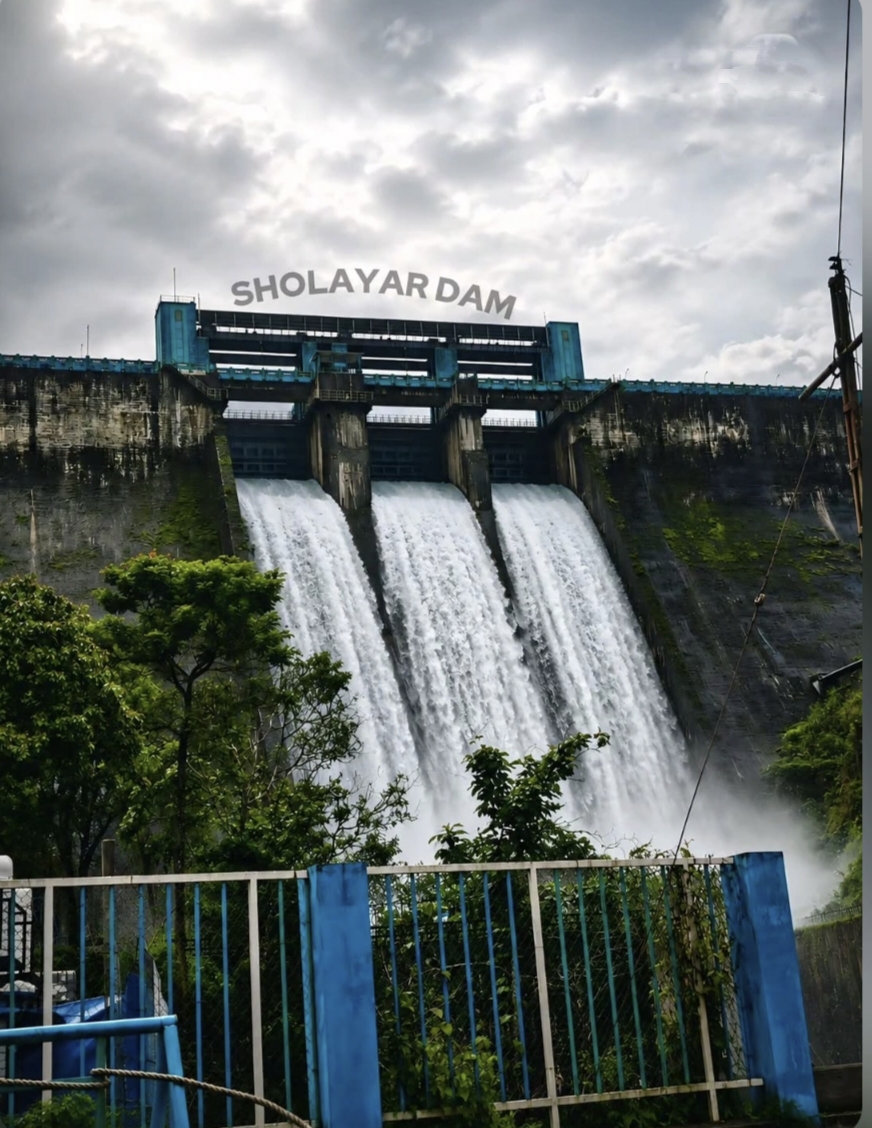 Sholayar Dam Water
