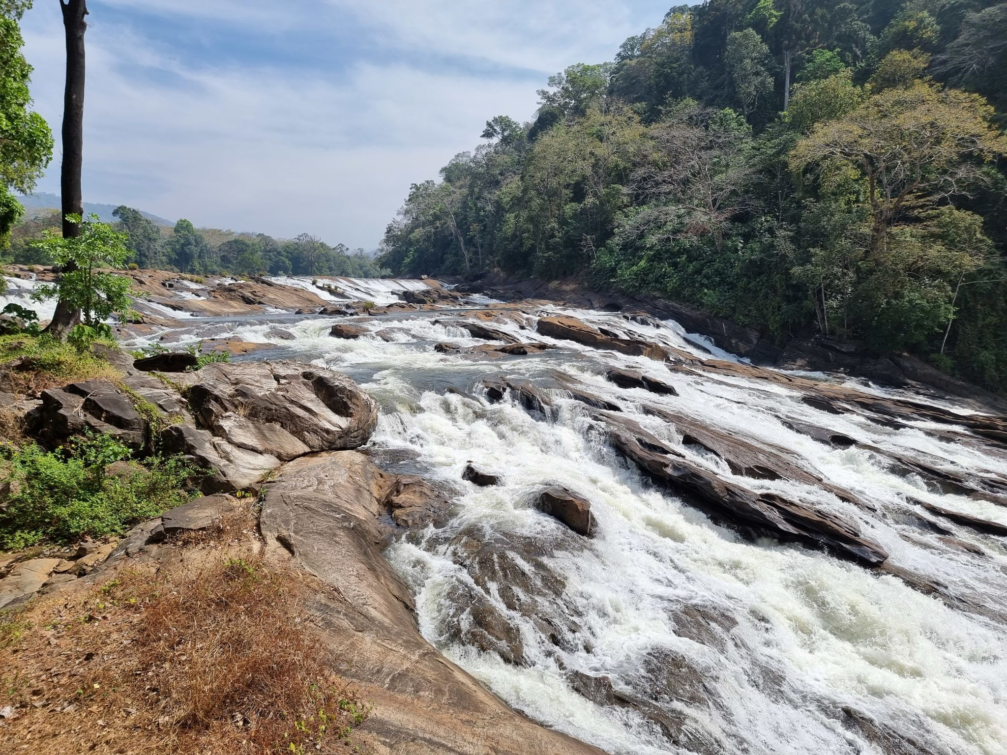 Twin Waterfalls Sholayar